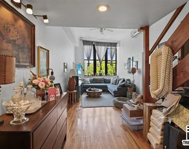 395 Smith Street - Photo Thumbnail 2