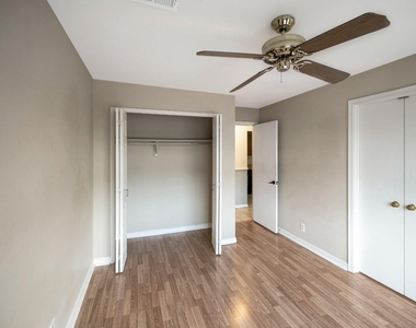 102 Picadilly Lane - Photo Thumbnail 14
