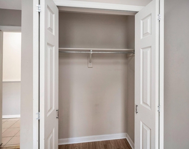 102 Picadilly Lane - Photo Thumbnail 12