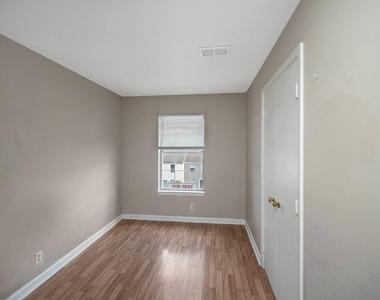 102 Picadilly Lane - Photo Thumbnail 10