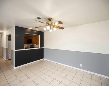 102 Picadilly Lane - Photo Thumbnail 5