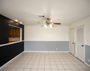 102 Picadilly Lane - Photo Thumbnail 4