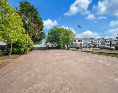 102 Picadilly Lane - Photo Thumbnail 25