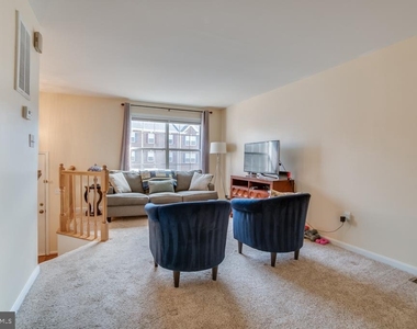 206 Dundee Place - Photo Thumbnail 4
