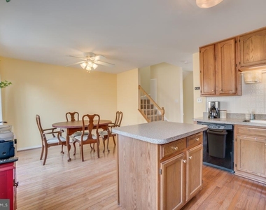 206 Dundee Place - Photo Thumbnail 5