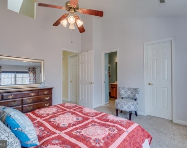 206 Dundee Place - Photo Thumbnail 22