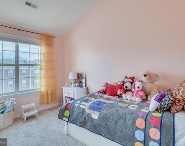 206 Dundee Place - Photo Thumbnail 19