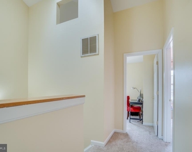 206 Dundee Place - Photo Thumbnail 20