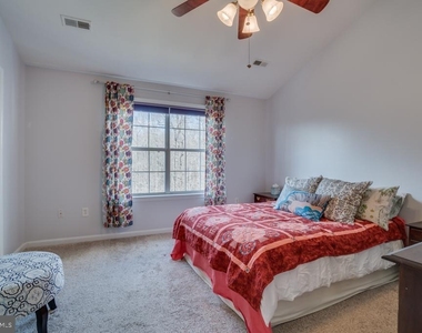 206 Dundee Place - Photo Thumbnail 21