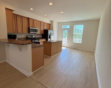 123 Streamview Drive - Photo Thumbnail 3