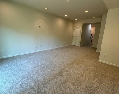 123 Streamview Drive - Photo Thumbnail 17