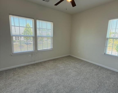 123 Streamview Drive - Photo Thumbnail 13