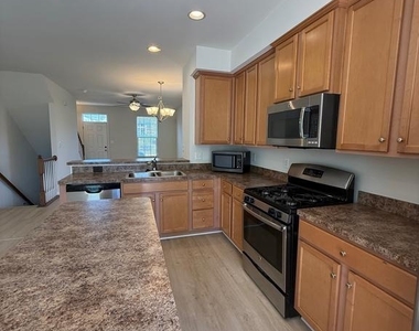 123 Streamview Drive - Photo Thumbnail 6