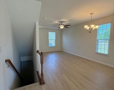 123 Streamview Drive - Photo Thumbnail 2