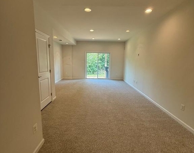 123 Streamview Drive - Photo Thumbnail 16