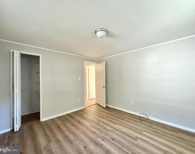 6806 Bob White Lane - Photo Thumbnail 13