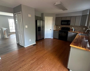 10918 Pope Street - Photo Thumbnail 10
