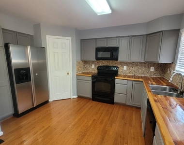 10918 Pope Street - Photo Thumbnail 8