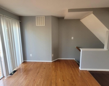 10918 Pope Street - Photo Thumbnail 9