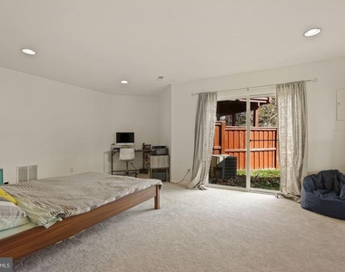 22886 Livingston Terrace - Photo Thumbnail 3