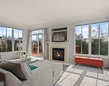 22886 Livingston Terrace - Photo Thumbnail 8