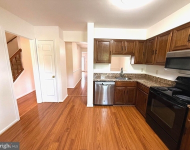 338 Nansemond Street Se - Photo Thumbnail 2