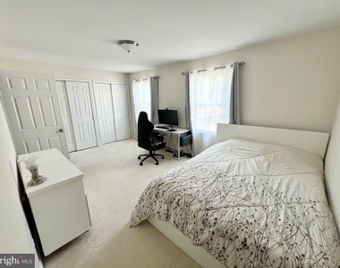 5929 Wild Brook Court - Photo Thumbnail 14
