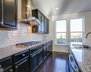 14596 Lakestone Drive - Photo Thumbnail 7