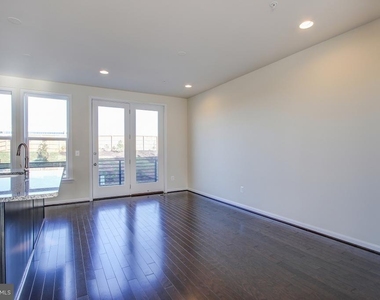 14596 Lakestone Drive - Photo Thumbnail 9