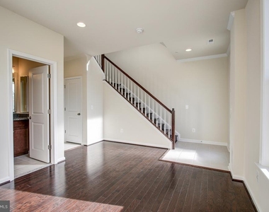 14596 Lakestone Drive - Photo Thumbnail 2