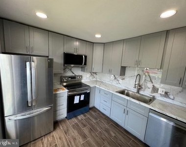 2171 Oram Place - Photo Thumbnail 3