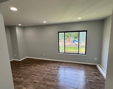 2171 Oram Place - Photo Thumbnail 31