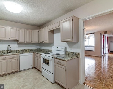 1800 Old Meadow Road - Photo Thumbnail 5