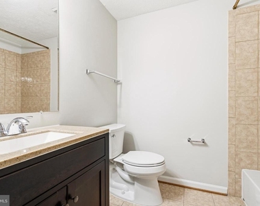 4600 Brentleigh Court - Photo Thumbnail 21