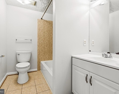 4600 Brentleigh Court - Photo Thumbnail 24