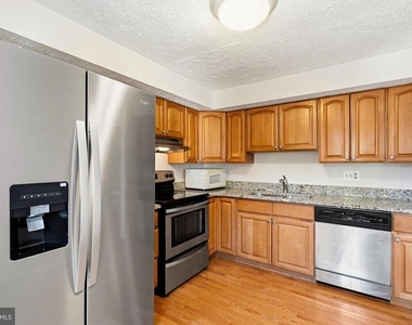 4600 Brentleigh Court - Photo Thumbnail 12