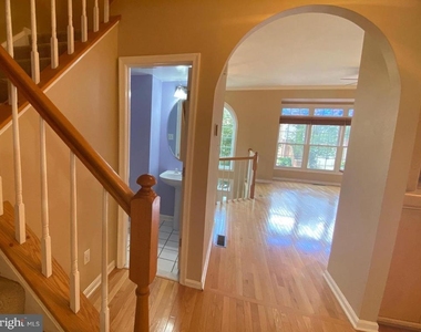 6623 Frost Lake Lane - Photo Thumbnail 7