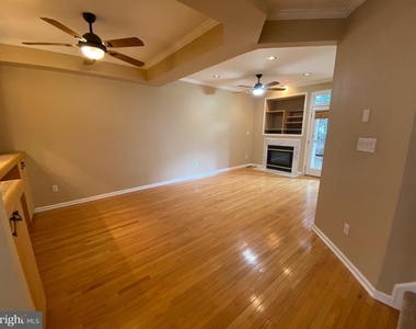6623 Frost Lake Lane - Photo Thumbnail 9