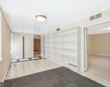 7030 Donna Circle - Photo Thumbnail 23