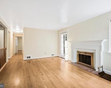 7030 Donna Circle - Photo Thumbnail 9