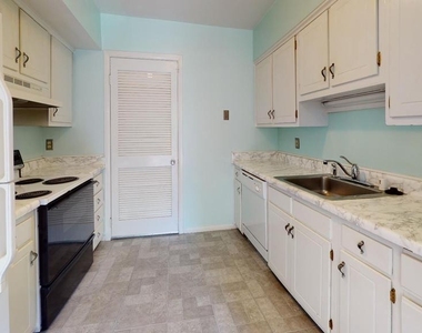 3836 Miramonte Place - Photo Thumbnail 11