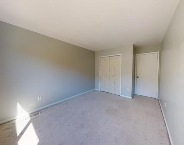 3836 Miramonte Place - Photo Thumbnail 18