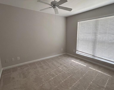 12158 Penderview Terrace - Photo Thumbnail 4