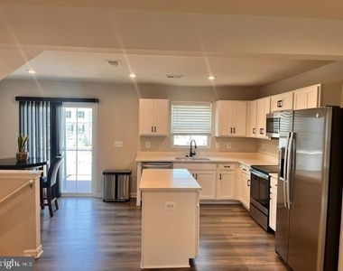 7236 Potomac Terrace - Photo Thumbnail 5
