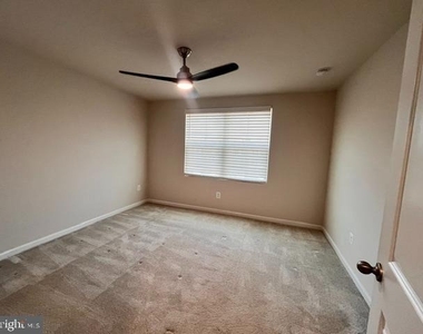 7236 Potomac Terrace - Photo Thumbnail 12