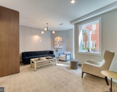 635 Slaters Lane - Photo Thumbnail 36
