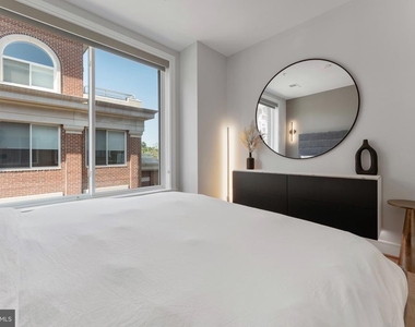635 Slaters Lane - Photo Thumbnail 11