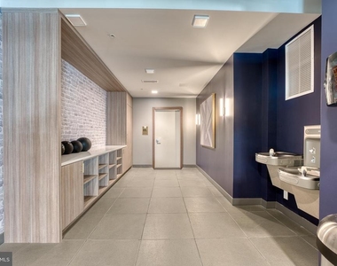 635 Slaters Lane - Photo Thumbnail 30