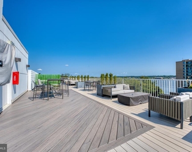 635 Slaters Lane - Photo Thumbnail 22