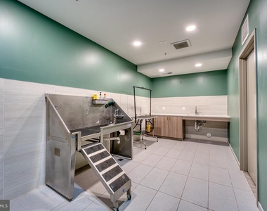 635 Slaters Lane - Photo Thumbnail 43